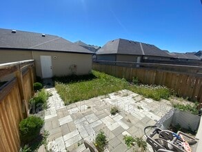 315 Desrochers Blvd SW in Edmonton, AB - Building Photo - Building Photo