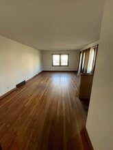 6001 Queens Way in Monona, WI - Building Photo - Building Photo