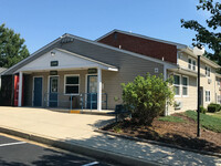 Great Mills Court in Lexington Park, MD - Foto de edificio - Building Photo