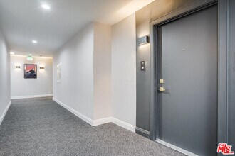 1470 Rexford Dr in Los Angeles, CA - Building Photo - Building Photo