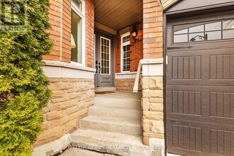397 Burloak Dr in Oakville, ON - Building Photo - Building Photo