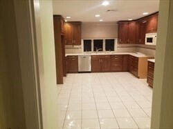 16 Houghton St in Worcester, MA - Building Photo