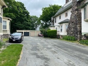 133 Upham St, Unit #3 in Melrose, MA - Building Photo - Building Photo