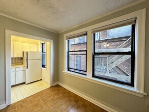 714 W Belmont Ave in Chicago, IL - Building Photo - Building Photo