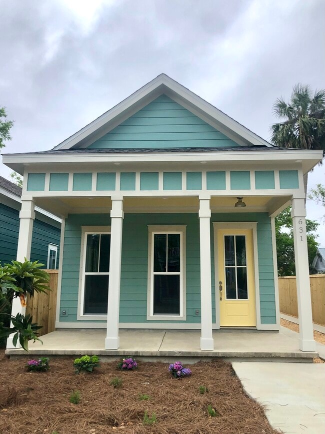 631 N Davis Hwy in Pensacola, FL - Building Photo - Building Photo