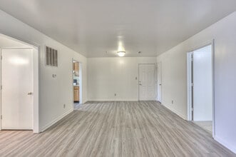 Cassell Ridge in Knoxville, TN - Building Photo - Building Photo