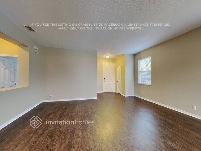 1317 SW California Blvd in Port St. Lucie, FL - Foto de edificio - Building Photo