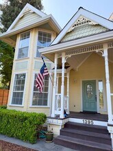 1395 Grove Ct in St Helena, CA - Building Photo - Building Photo