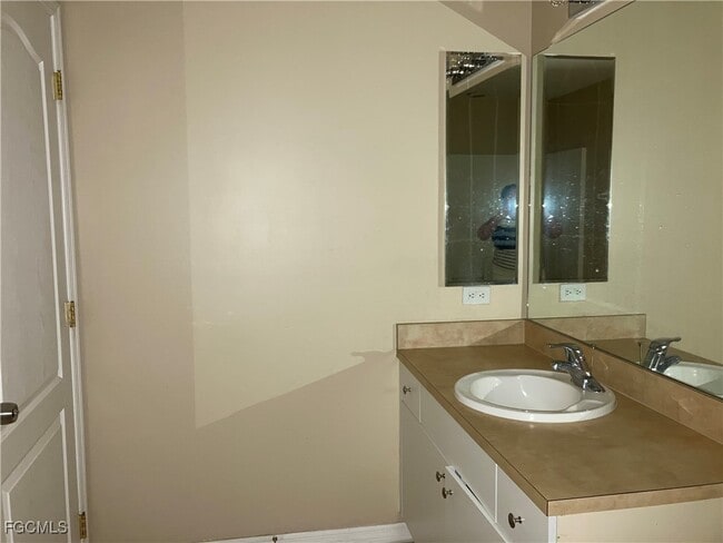 property at 2802 10th St SW