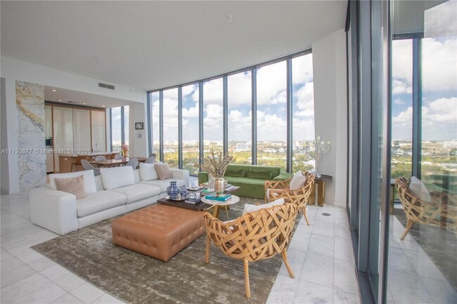 2821 S Bayshore Dr in Miami, FL - Building Photo - Building Photo