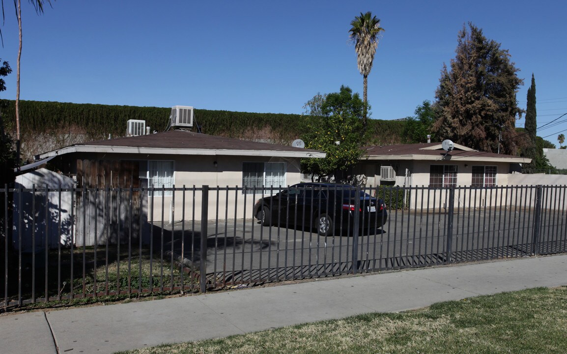 8745 Indiana Ave in Riverside, CA - Building Photo