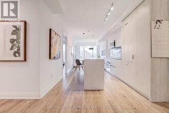 21 Park St E in Mississauga, ON - Building Photo - Building Photo