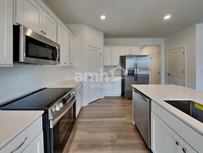 306 Pne Hl Ct in Delaware, OH - Building Photo - Building Photo