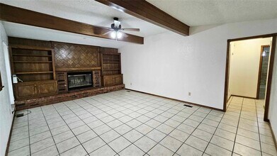 10417 Fairfax Ln in Yukon, OK - Building Photo - Building Photo