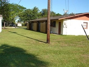 Omega Apartments in Bradenton, FL - Building Photo - Building Photo