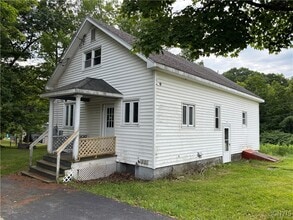 10513 Cosby Manor Rd in Utica, NY - Building Photo - Building Photo
