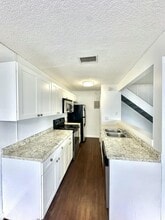 108 E Tiffany Dr in West Palm Beach, FL - Building Photo - Building Photo