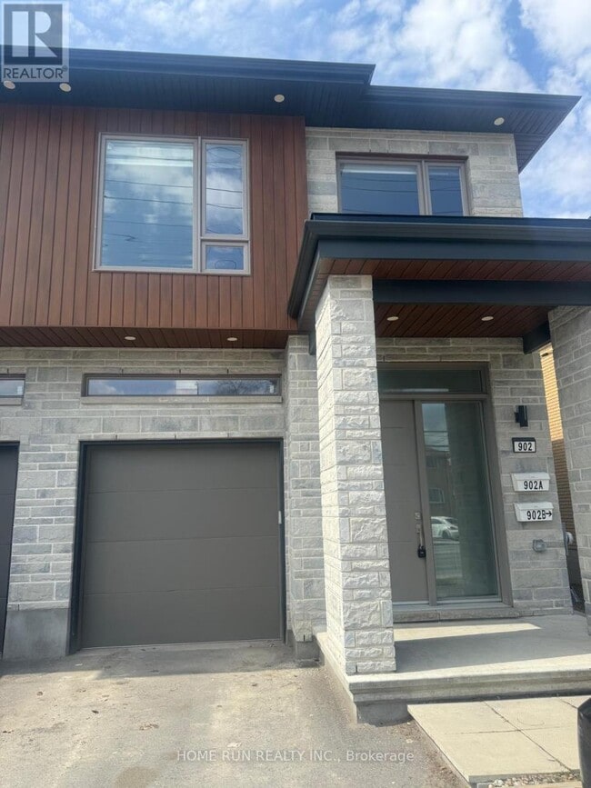 property at 902 Pinecrest Rd