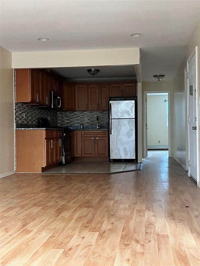 176-176 E 176th St in New York, NY - Building Photo - Building Photo