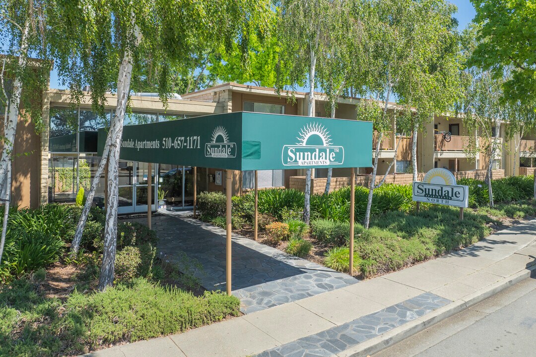 Sundale in Fremont, CA - Building Photo