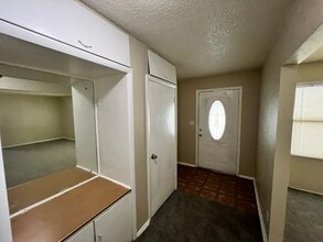 7601 Ruskin Way in Kansas City, MO - Building Photo - Building Photo