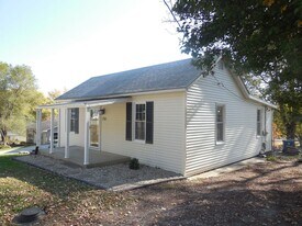 130 School St in Glen Carbon, IL - Building Photo