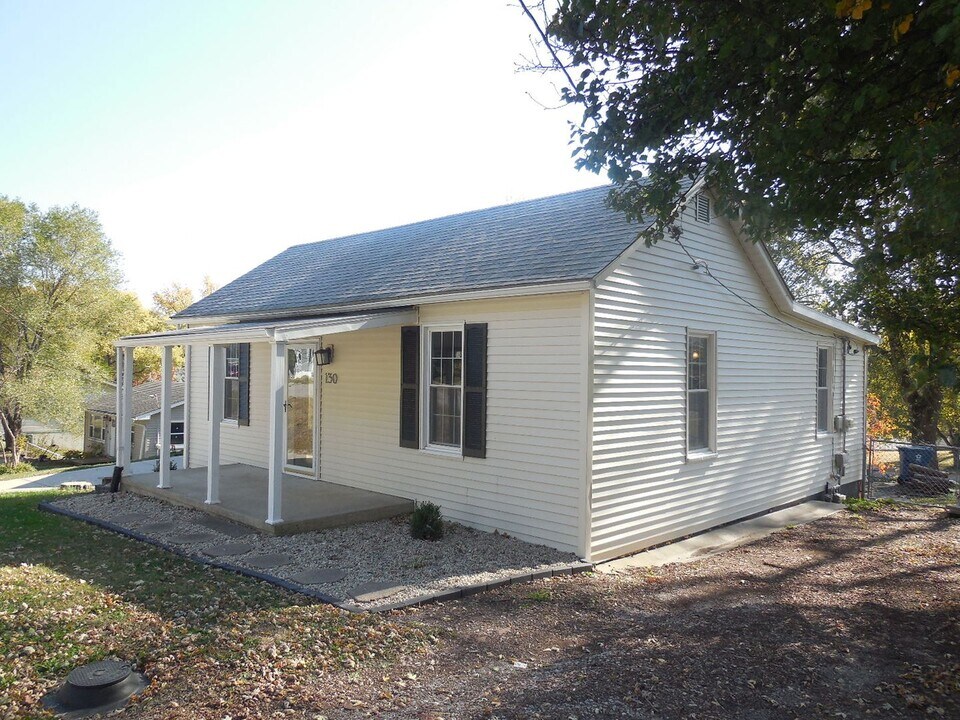 130 School St in Glen Carbon, IL - Foto de edificio