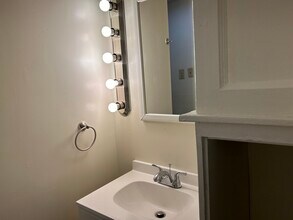 307 N 4th St, Unit 12 in Hannibal, MO - Building Photo - Building Photo