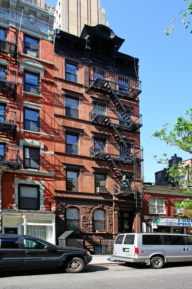 260 W 15th St in New York, NY - Foto de edificio - Building Photo