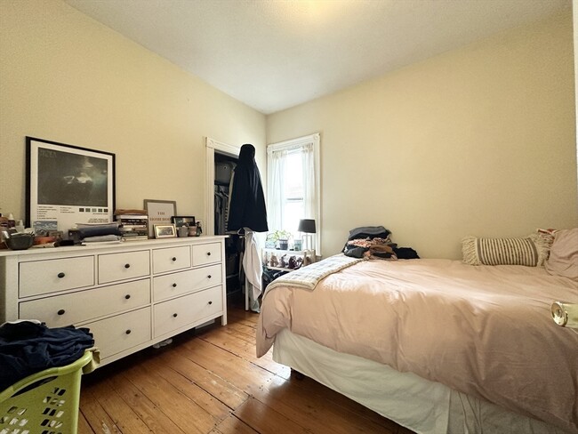 109 Beacon St, Unit #1 in Somerville, MA - Building Photo - Building Photo