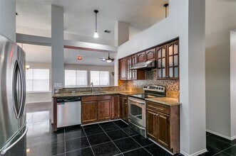 908 Gordon Oaks Dr in Plano, TX - Building Photo - Building Photo