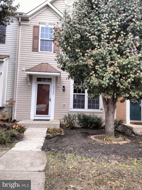 45580 Grand Central Sq