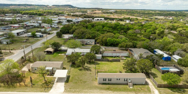 3506 Tomahawk Dr in Granbury, TX - Building Photo - Building Photo