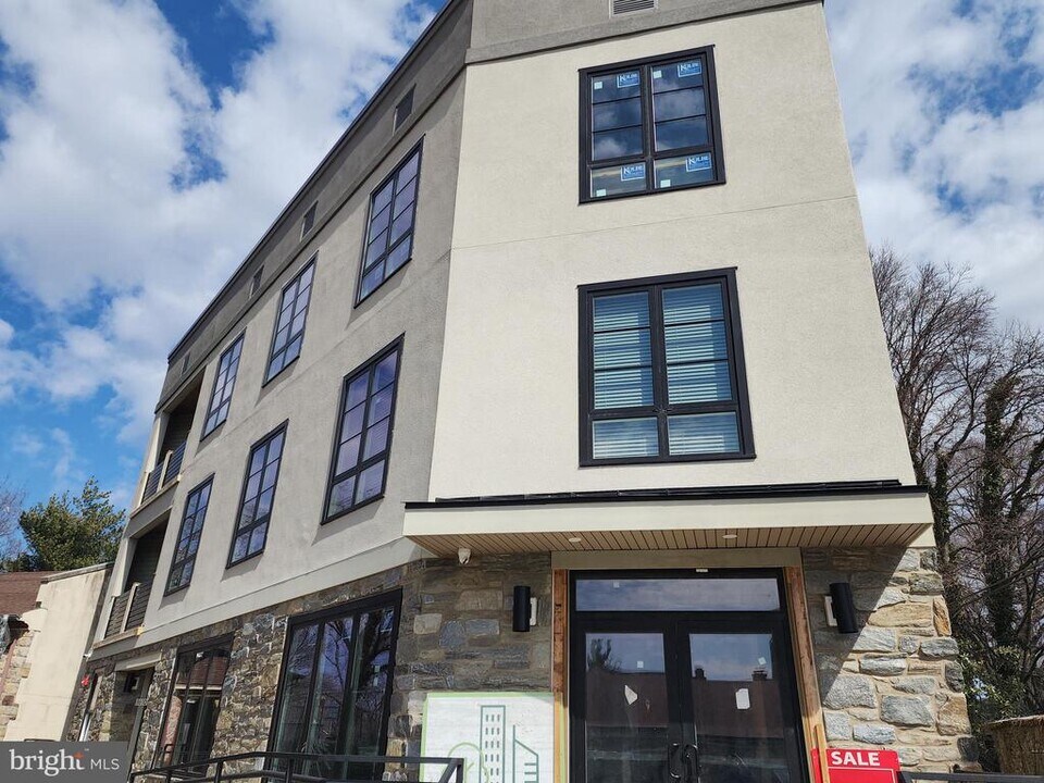 8610 Evergreen Pl in Philadelphia, PA - Building Photo