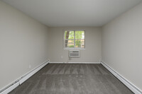 Croftwood Apartments in Feasterville, PA - Building Photo - Interior Photo