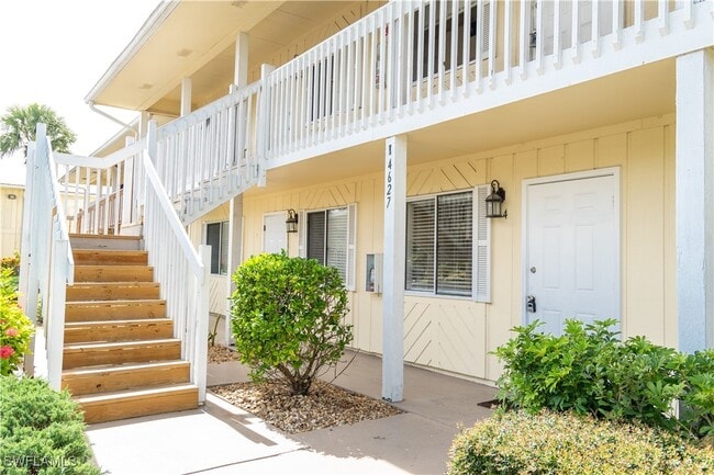 4627 Bayshore Dr in Naples, FL - Building Photo - Building Photo