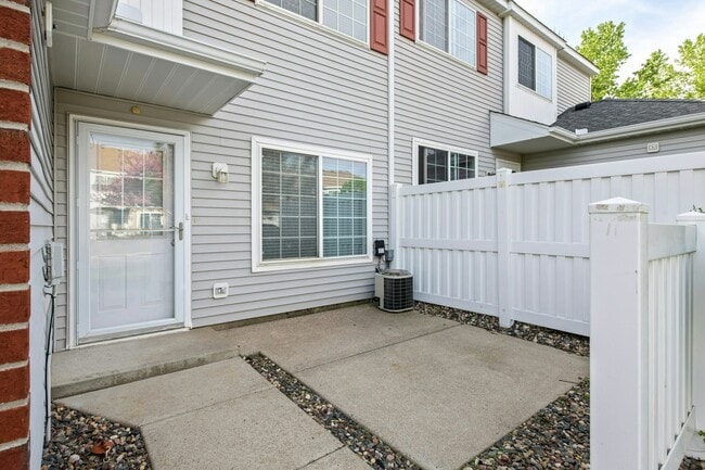 15714 Flackwood Trail in Apple Valley, MN - Building Photo - Building Photo