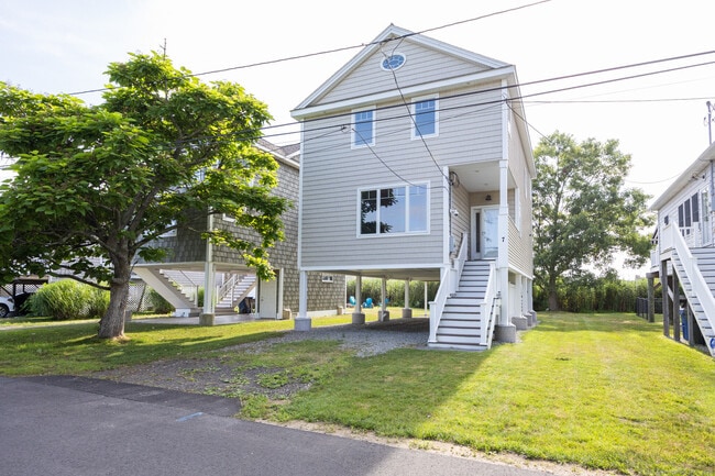 property at 7 Saye St