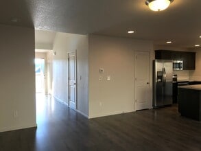 3616 NE Kingbird St in Camas, WA - Building Photo - Building Photo