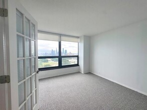 360 E Randolph St, Unit 3402 in Chicago, IL - Building Photo - Building Photo