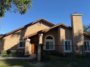 641 S Iron Horse Ln in Anaheim, CA - Building Photo - Building Photo