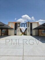 2609 Brookside Bent St in Edinburg, TX - Building Photo