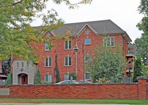Avian Place in St Catharines, ON - Building Photo