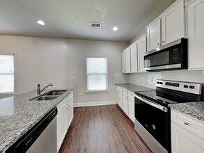 110 Obsidian Way in Atlanta, GA - Foto de edificio - Building Photo