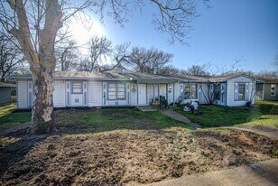 3 Pershing Dr in Denison, TX - Building Photo