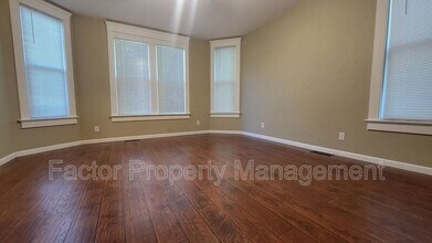 730 N Broad St in Mankato, MN - Building Photo - Building Photo