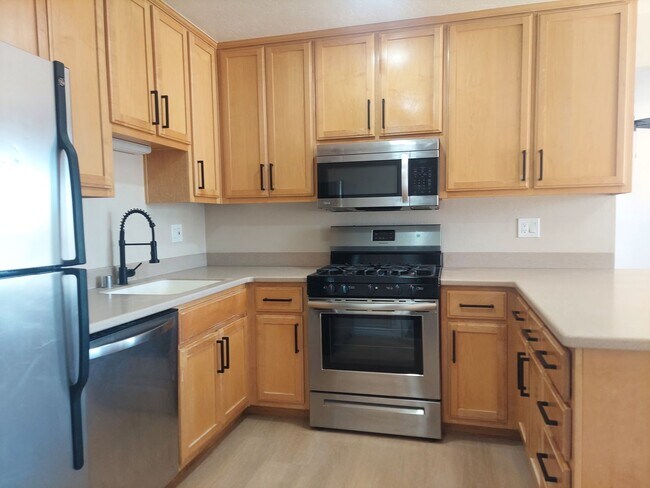 1000 W Coronado Ave in Ridgecrest, CA - Building Photo - Building Photo