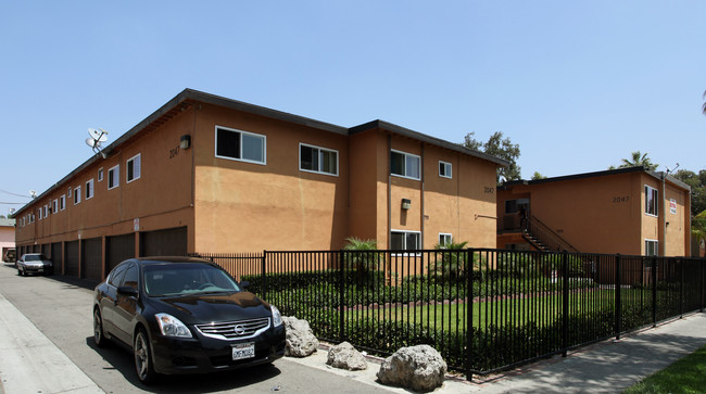 2047 S Mountain View Ave in Anaheim, CA - Building Photo - Building Photo