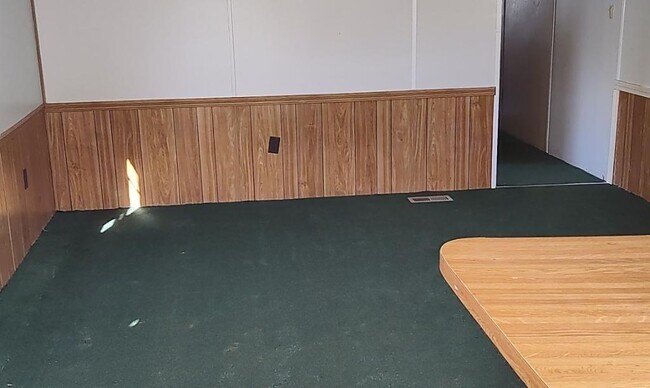 4 Iron Mine Hill MHP in Gardiner, ME - Building Photo - Building Photo