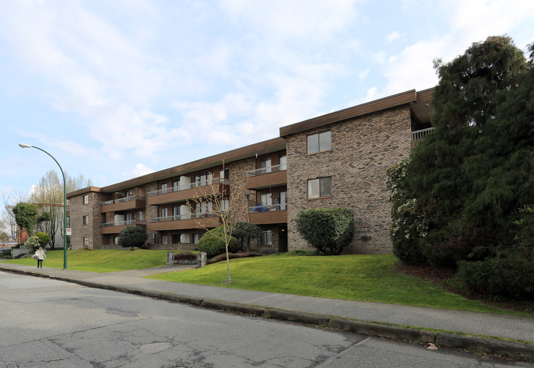 The Roman Court Apartments in Vancouver, BC - Building Photo